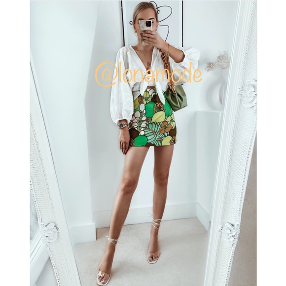 🌳  Zara Green Printed Mini Skirt  🌳 - Picture 5 of 16